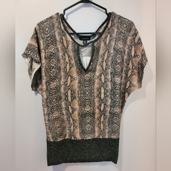 NWT Beautiful Sparkly Top - Picture 1 of 4